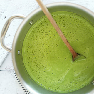Creamy-Asparagus-and-Pea-Soup-Vegan-9-ingredients-SO-healthy-vegan-glutenfree